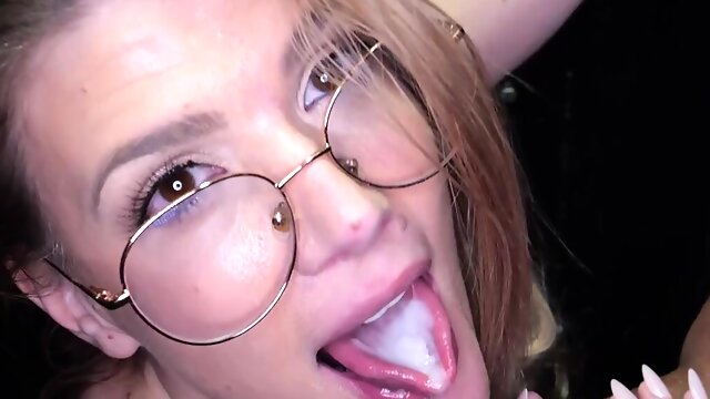 Brille Schlucken, Abspritzen Im Mund