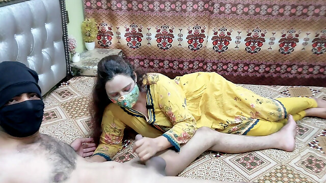 Indian Desi Beautiful Girlfriend Juicy Amateur Desi Blowjob