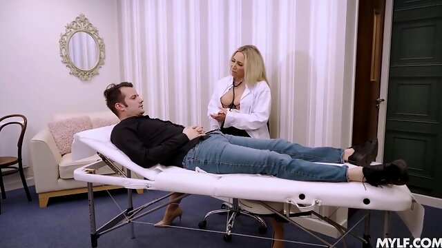 Karlie Simon - The Doctor Will Suck Your Cum Now