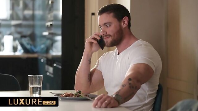 Cuckold video with natural Lilly Bell from Luxure