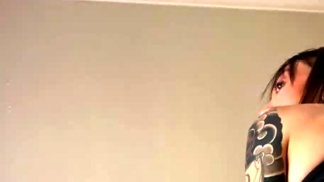 Amateur Shemale Fucks Guy, Cumshot