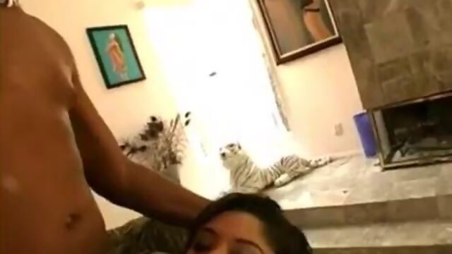 LUCCIA REYES - Latin MILF enjoy anal BBC