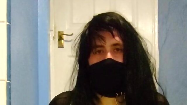 Crossdresser, Piss