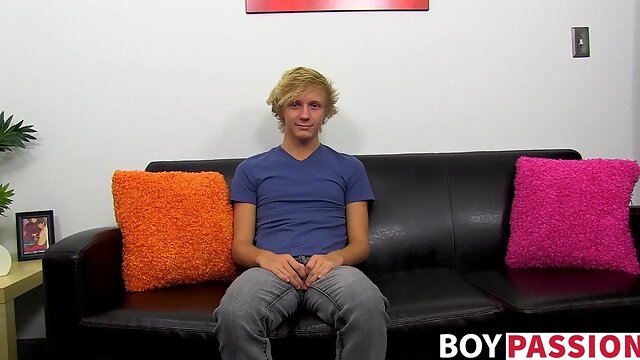 Twunk likes cute dialogue before masturbating his immense lollipop