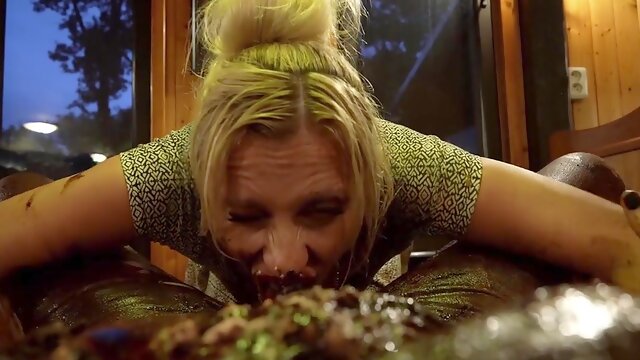 Anna De Ville, Brittany Bardot, Fétis