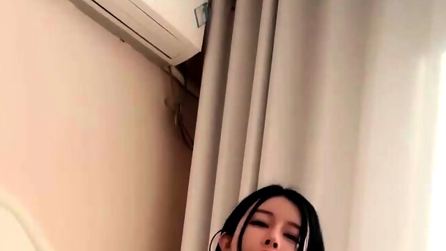 Red hair masturbates tight pussy with toys on webcam