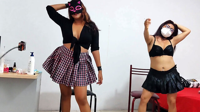 Mexican Students Dance Erotically Before Going to Classes