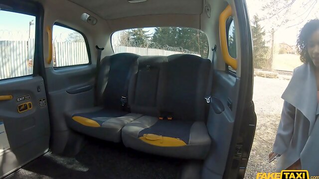 Faux taxi full scene - french black with hot snatch cheats with enormous knob