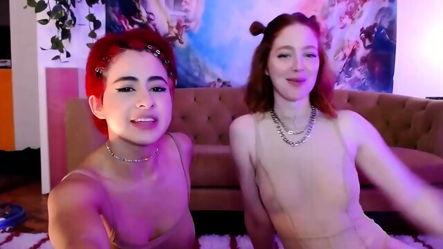 Amateur brunette teen lesbians in bath