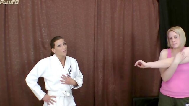 Self defense ballbusting 2