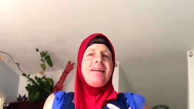 Crossdresser Riding, Arab