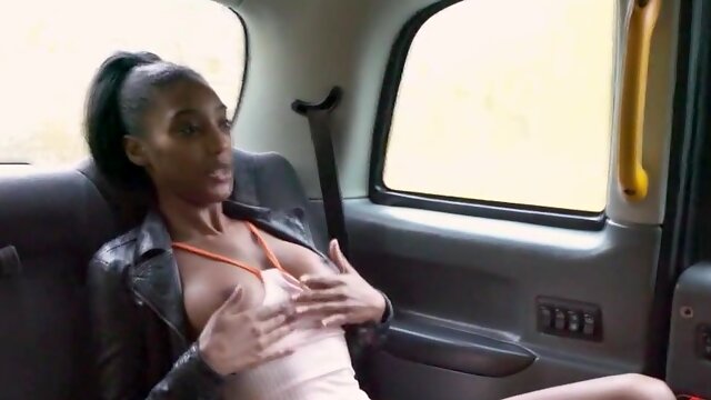 Dark-skinned bitch Asia Rae fucks in the taxi