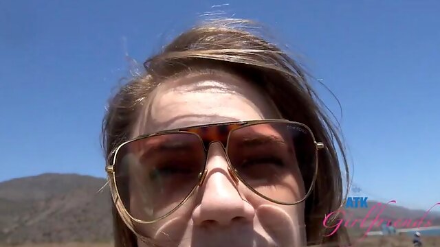 Muschi Reiben Auf Schwanz, Fußjob In Public, Amateur Im Urlaub