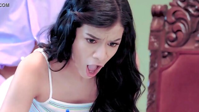 Young slut Kenna James gives stepdaddy a chunk of her Bubble Butt