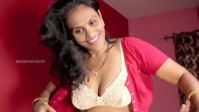 Amoral Indian MILF erotic movie