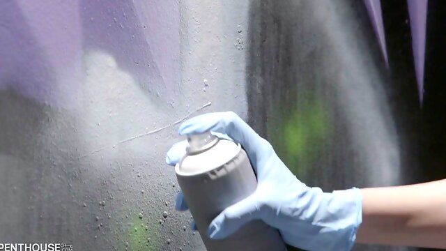 Dillion Harper, Ados