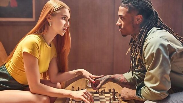 Glamour Little Dragon - red action - Deeper