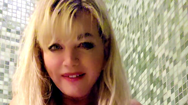 Vicky Vette Masturbating with Shower Head