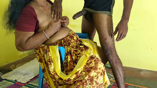 The House Owner, Aunty, Had Come to Collect Rent. I Engaged in Sexual Play with Her and Had Sex with That Mature Woman