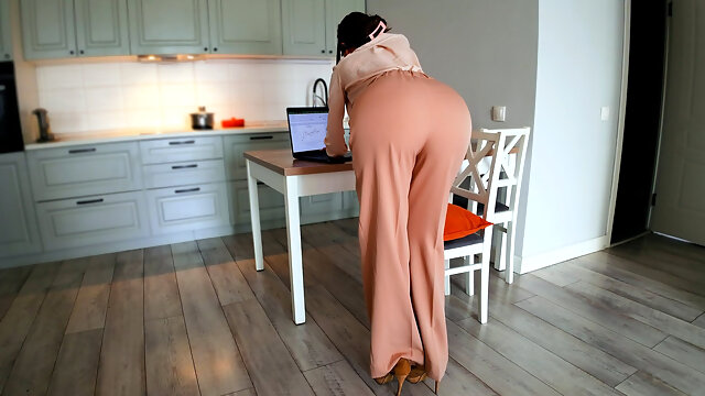 Mutti Abspritzen, Blowjob At Work, Mom And Sons, Jungendliche, Stiefmutter