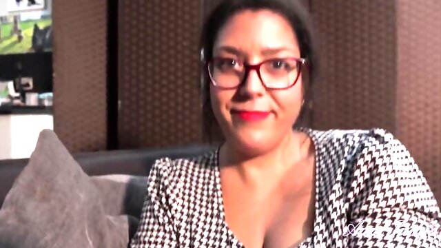 Shaggy Cassys milf big tits video