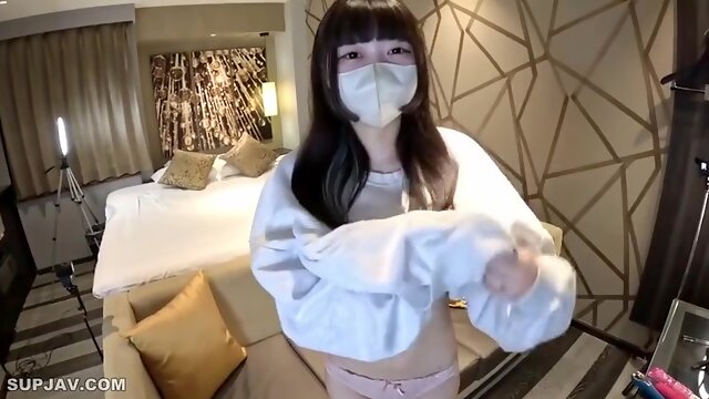 [idol Look-alike / Limited Edition / Vaginal Scope Recording] Capturing The Tense First Experience Of An 18-year-old Beauty