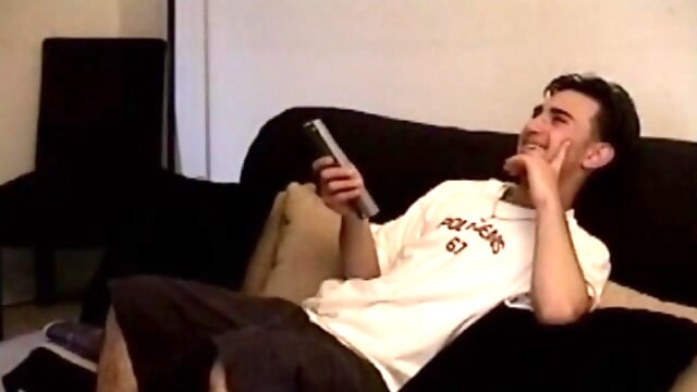 Str8 Paulie Masturbates