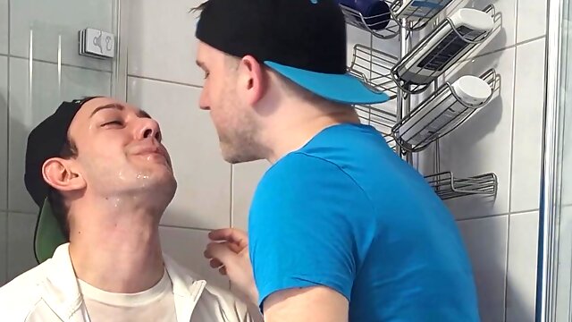 Sportswear pee fuck in the bathroom