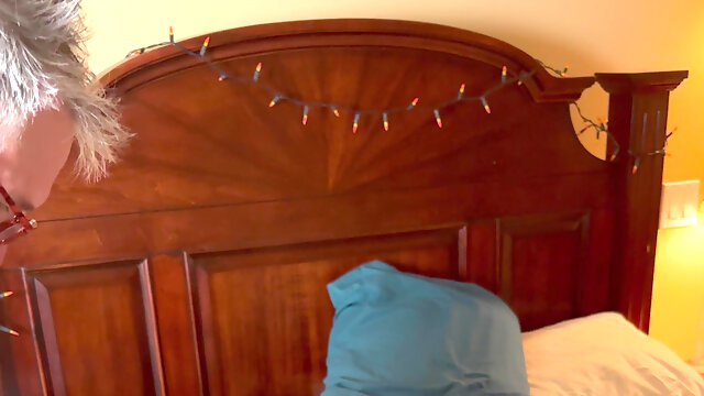 Mature Wife Backs up on All Fours and Rides Her Husband
