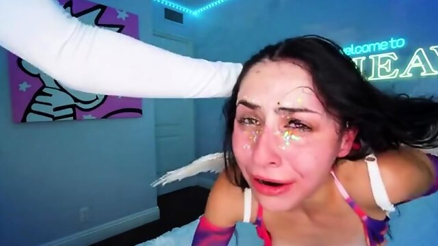 Fucked up cunt loves being face punched & slapped