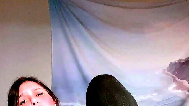 Sexy hottie Anetta Keys enjoys a solo toy masturbation