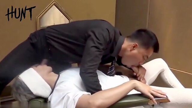 The Barber And The Lucky Customer