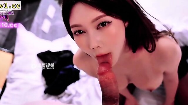 BananaStudio Luo Jinxuan JDSY Hungry Wife Seduces Virgin