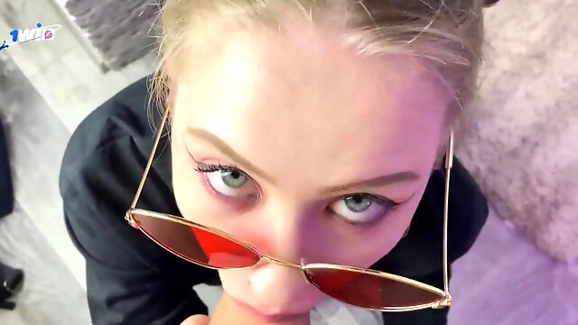 18 Ans, Sperme Dans La Bouche