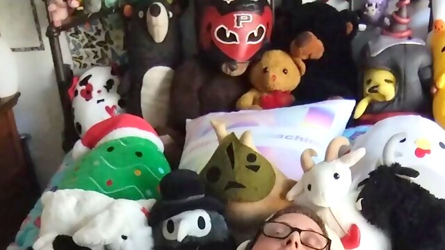 Found a fat milf masturbates with toys