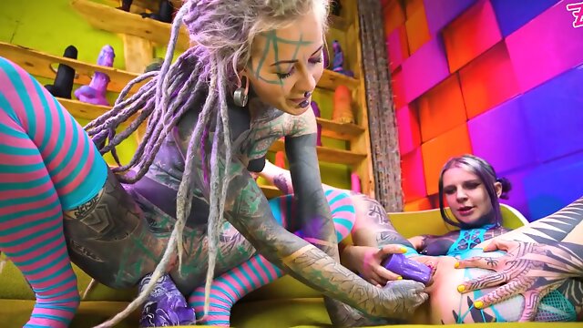 Amatrice, Orgasme, Lesbiennes, Petits Seins, Allemande