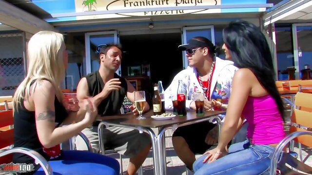 Gruppe Am Strand, Spanisch Group Sex, Im Freien