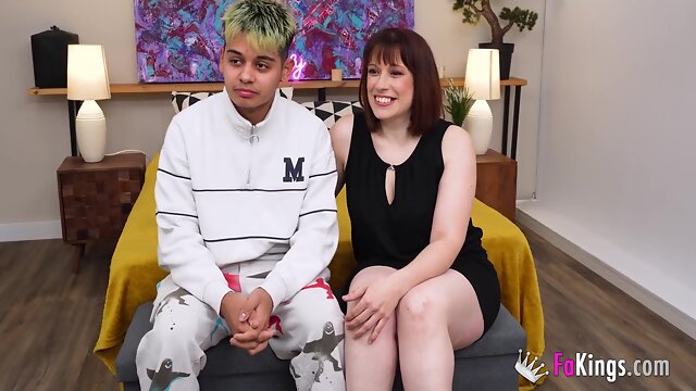 18 Years Vs Experienced Milf - Lucia Bianco Gives A Class To A Guy