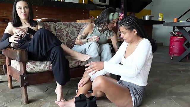 Licking Latinas Feet, Füsse Lecken, Lesben Feet, Nika, Teen Lesben, Füße