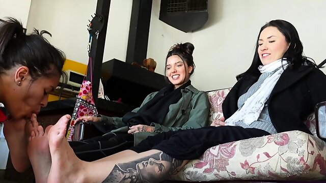 LICKING LATINAS FEET - Maria And Nika - Show Us How Much