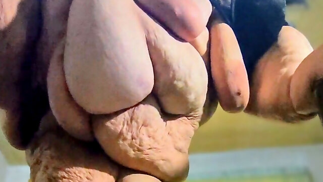Hard Boss Has a Task Shes Squirting at Last
