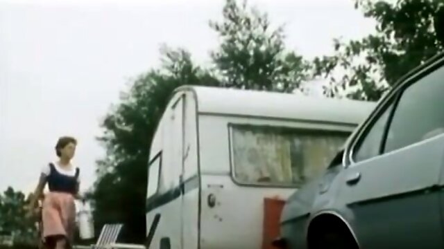 Retro Porn 1970s - Hairy Brunette - Camper Coupling