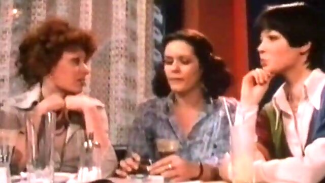 Thrilling Vintage Babes With Thick Pubes Take Shower Together