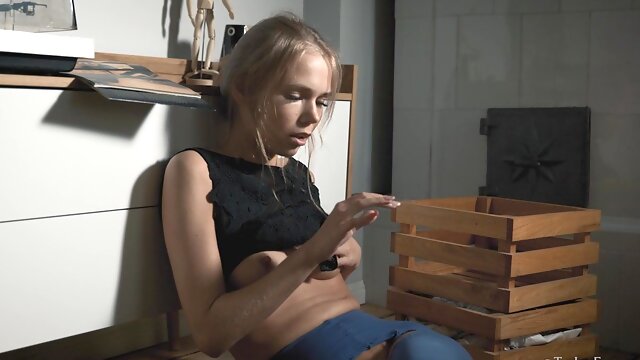 Petite blonde Luise-SOLO masturbates in 4K Ultra HD