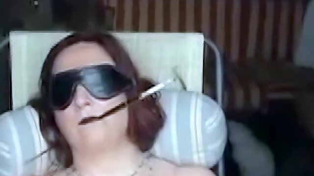 Blindfolded MILF enjoys kinky homemade sex with her smoking hot toy
