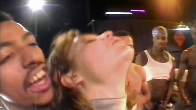 Gorgeous Vanessa Chase & Little White Trash - Leona Ricci & Iva Littmanova take on big black cocks