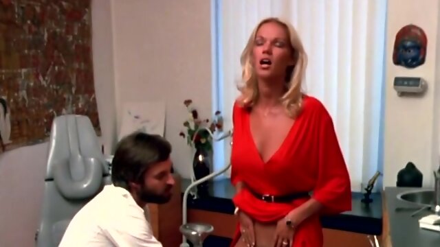 Secretaires sans culottes retro porn