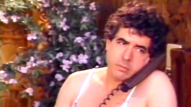 Jamie gillis in women%27s clothes.mp4