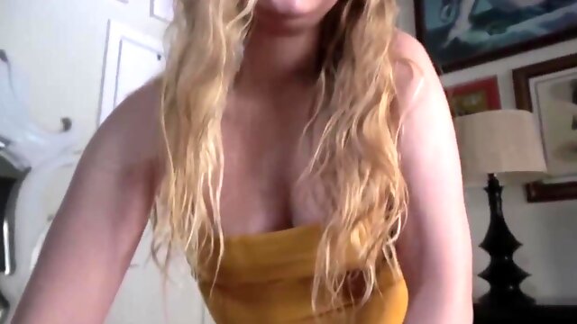 Stepsons petite girlfriend gives a hot blowjob and takes it deep inside