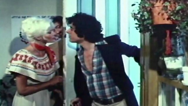 King of all porn John Holmes have an amazing 3 way with SEKA and Jamie Gillis